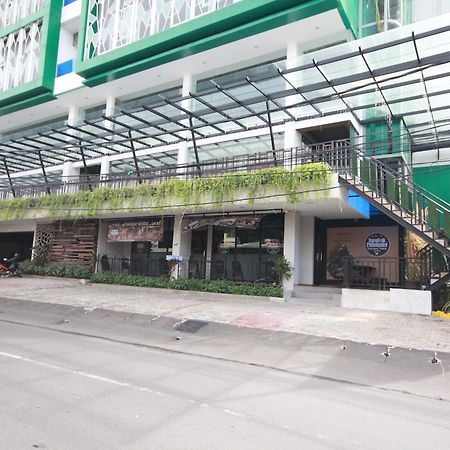 Harvia Suites Kebon Jeruk Jakarta Exterior foto