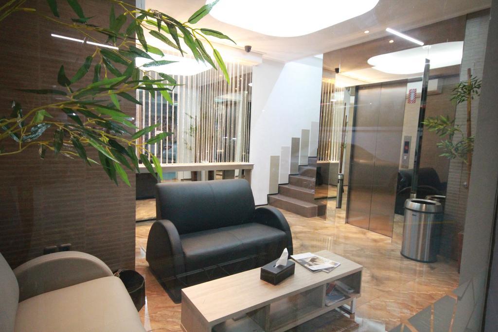 Harvia Suites Kebon Jeruk Jakarta Exterior foto