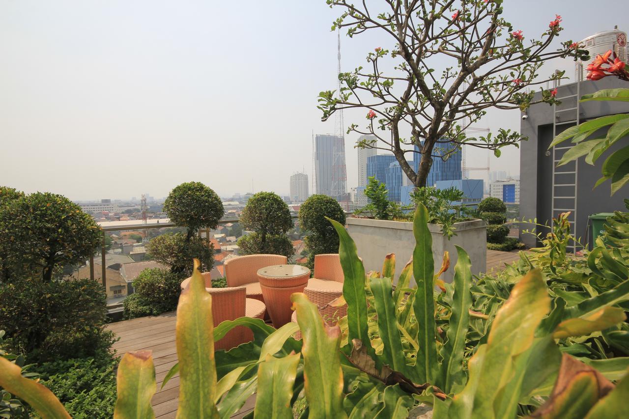 Harvia Suites Kebon Jeruk Jakarta Exterior foto
