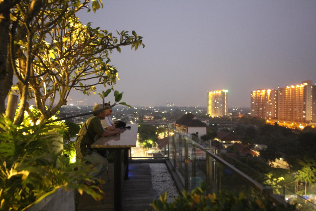 Harvia Suites Kebon Jeruk Jakarta Exterior foto