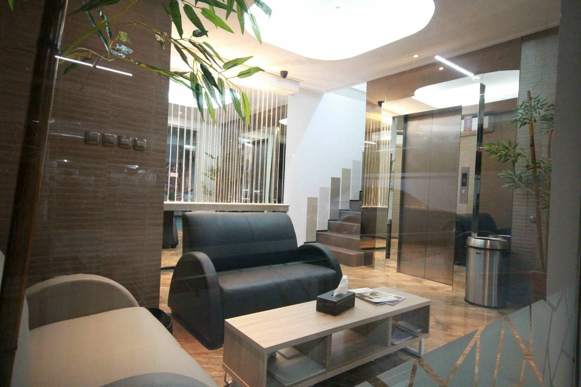 Harvia Suites Kebon Jeruk Jakarta Exterior foto