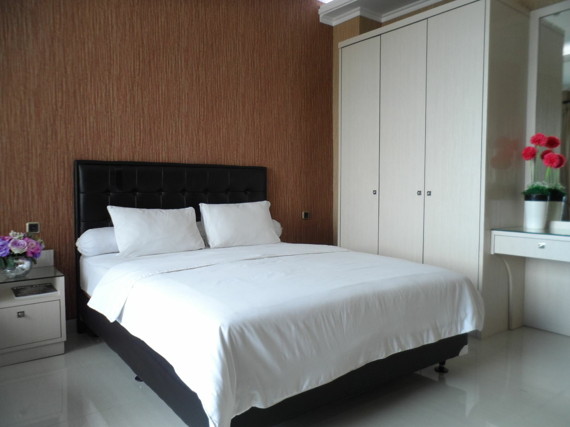 Harvia Suites Kebon Jeruk Jakarta Exterior foto